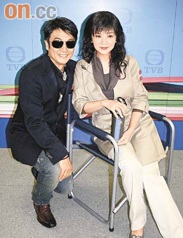 新浪娱乐讯 陈玉莲正式回归香港拍剧,昨天(8月27日)联同刘松仁,陈法拉