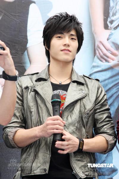 天生反骨改版签唱会零距离拥抱energy图