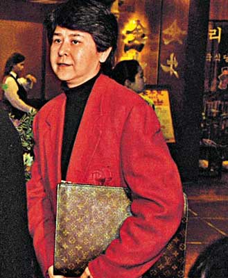 女导演麦灵芝曾与邓丽君传出断背情