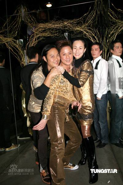 蔡一杰(中)与蔡一智(左)