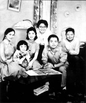 拍《一树桃花千朵红》进入影视圈