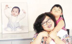 沈殿霞与幼年的郑欣宜