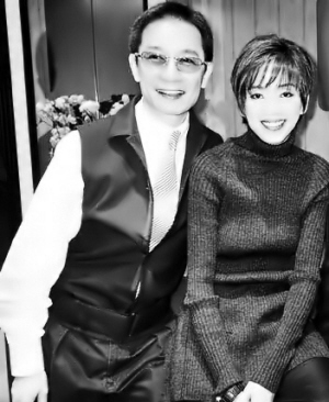 梅艳芳身前与好友合影