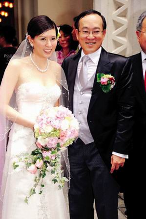 41岁的罗慧娟与57岁的新加坡籍金融才俊刘志敏喜结良缘