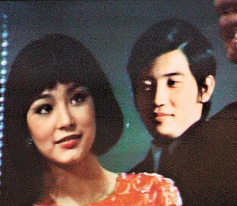 当年与秦汉合演《窗外》的片段