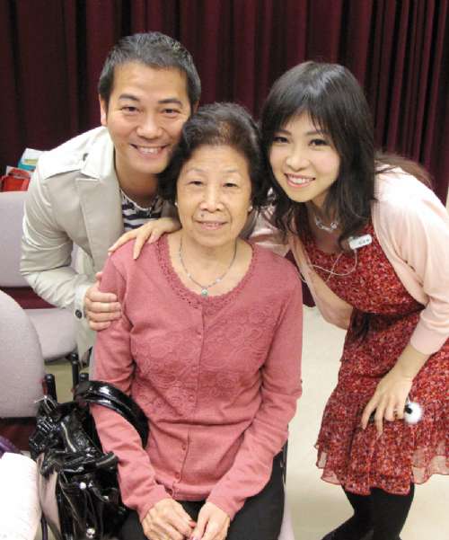 欧锦棠自曝曾患抑郁症 感谢太太在旁一直支持