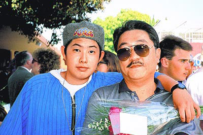 媒体报道,吴建豪生父吴家麒,20年前与艺人张魁等人一起卷入非法吸金案