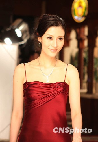 李嘉欣:早知黎明去年结婚大赞天生一对(图)_手