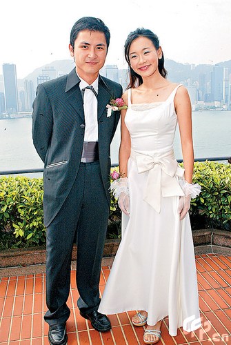 杨思琦和男友李泳豪因为恋情太高调而惹来公司不满