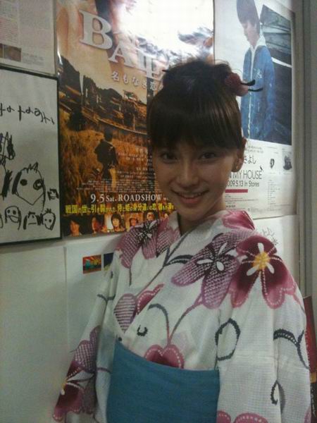 angelababy日本浴衣造型曝光 靓照异常可爱(图)