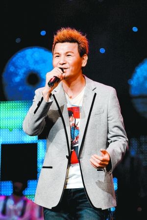 深圳歌手“华Ｄ”