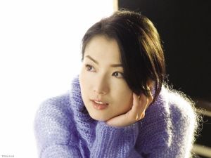 郑秀文昨天晚上在微博上感慨：恋爱的快乐感觉，久违了。