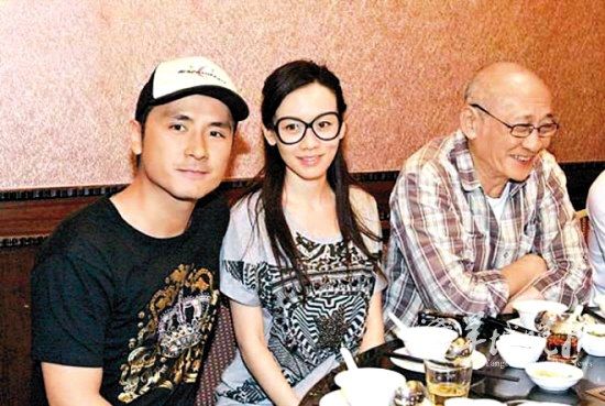 　杨思琦常被拍到与李家上下一起吃饭，李泳豪之父李家鼎（右）也曾对这位“未来媳妇”赞不绝口