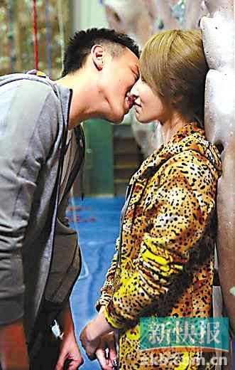 萧亚轩与旧爱王阳明合作吻戏
