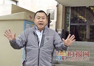 　面对媒体，曾志伟依然保持笑容