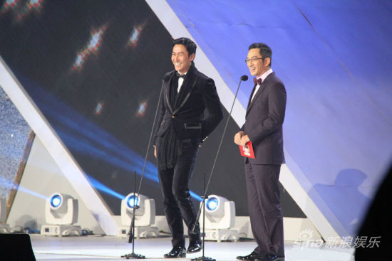 新浪娱乐讯 2012安徽卫视国剧盛典今晚(12月31日晚)将于19:30播出