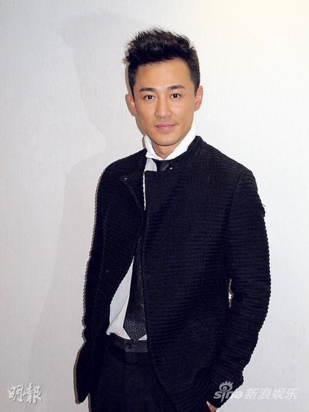 吴千语承认和林峰机舱偷吻