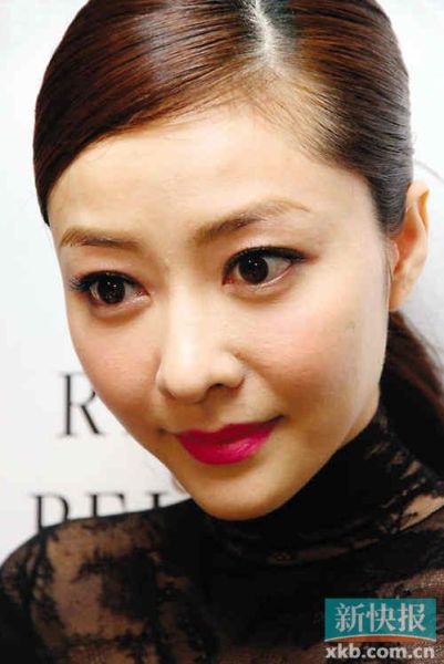 熊黛林眼肿认分手 否认逼婚暗讽小三