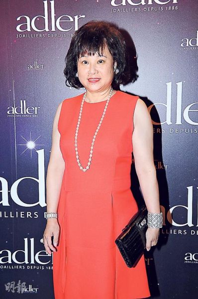 三太陈婉珍只肯给记者拍照，但不接受访问。