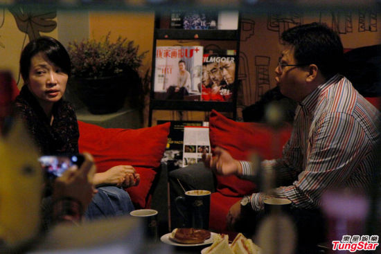 于婕与神秘中年男子约谈