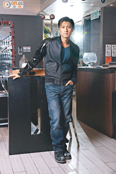 今年33岁的谢霆锋，经历风风雨雨，年纪轻轻成就令人羡慕。