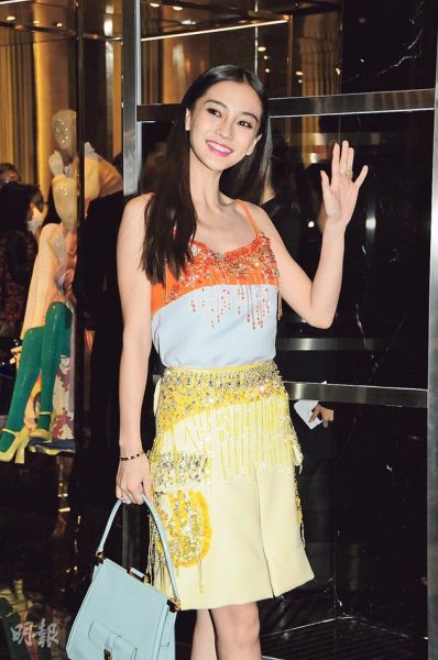 Angelababy对男友黄晓明投信任一票，感情稳定不怕被破坏。