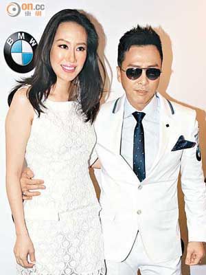 甄子丹与老婆汪诗诗恩爱现身，她更口快说错汪圆圆“订婚”时已怀孕。