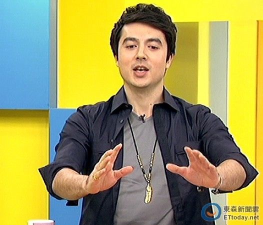 班杰遭网友辱骂搬字典回应完爆对方(图)