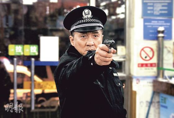 成龙演了一系列“警察故事”曾表示希望全世界的孩子不要吸毒。