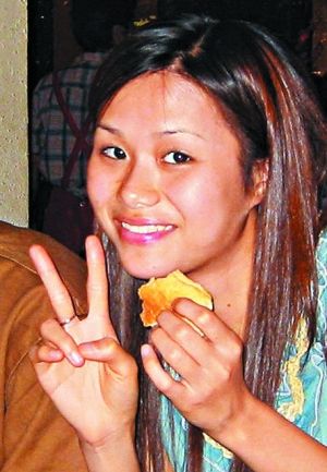 刘思希被爆出多张选美前"猪胆鼻",单眼皮的照片.