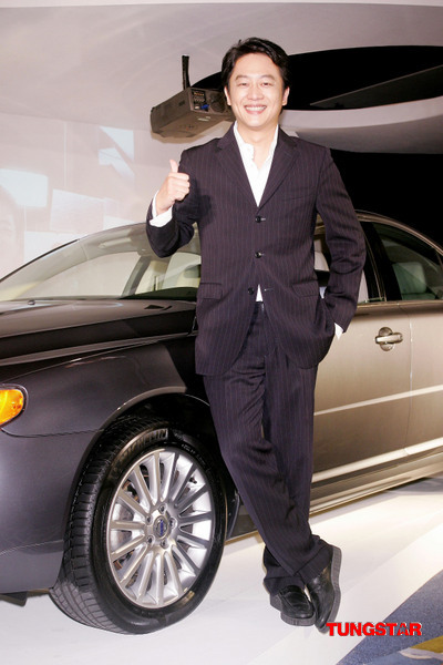 组图陈昭荣为汽车亲身证言称安全第一