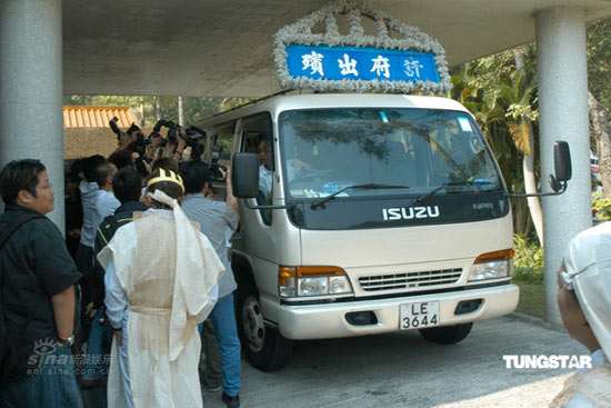 图文许志安父亲重阳出殡灵车