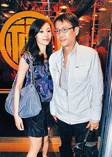 李嘉欣许晋亨今年牵手出席许家中秋晚宴