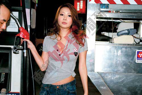 06 00:28:05 南都周刊 makiyo 为了milton,makiyo突然从台湾消失,一年