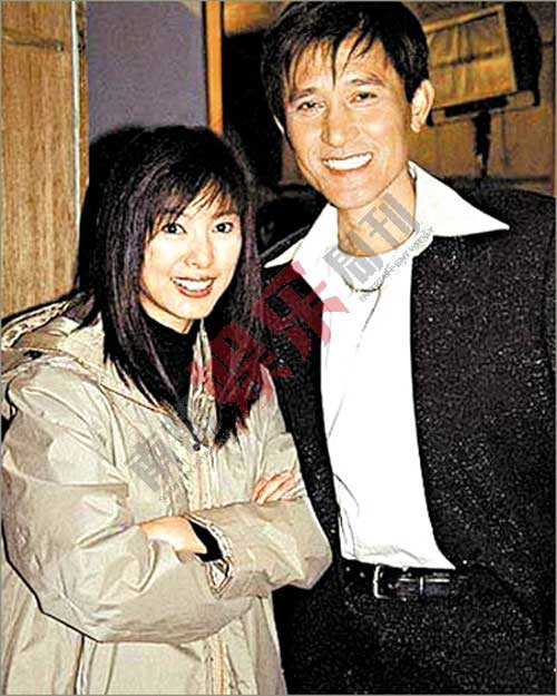 米雪承认的正牌男友尹志强，从1982年开始追求了她七八年，至今相爱相守26年。