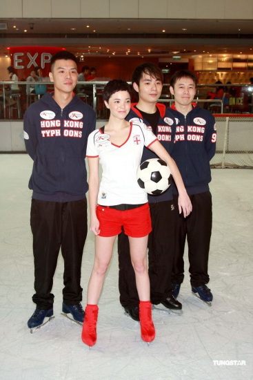 2010年6月10日香港,麦浚龙(juno)女友,中英混血儿模特儿戴庚玲(janine