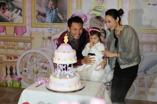 郭可盈林文龙为女儿庆祝生日