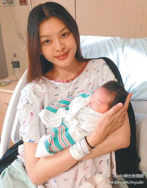 林嘉绮于21日在美国产女