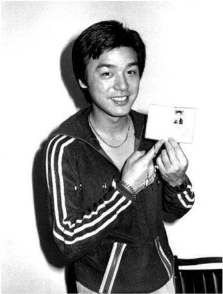 钟镇涛晒35年前旧照