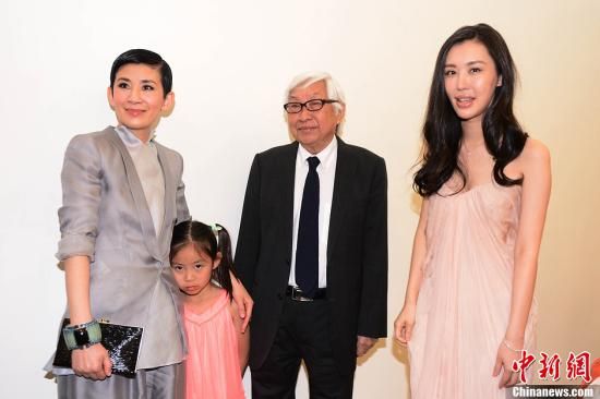 田朴珺(右一)是《中国合伙人》投资人之一