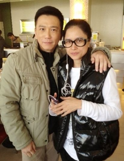 温兆伦邵美琪重聚再现《我们善良》经典画面