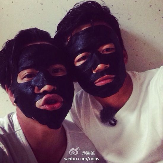 好基友欧弟王宝强敷面膜自拍