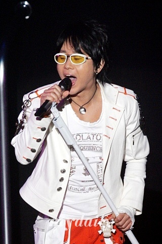 李承焕自曝为当歌手受阻 险些接受心里治疗(图)_手机新浪网