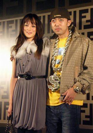 日本女星牧濑里穗宣布与交往4年的男友结婚 图 手机新浪网