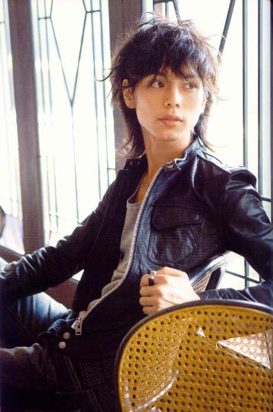 水岛宏与绚香公布婚讯 大腕情侣联姻引热议(图)