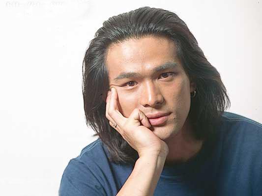 日男星江口洋介骑重型机车摔成重伤 正急救(图)