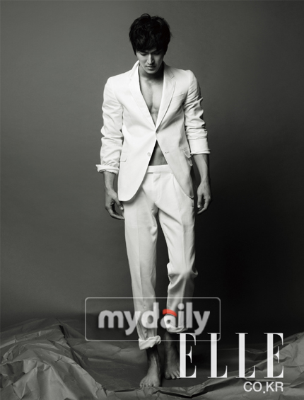 崔始源拍摄时尚写真 展现活泼成熟双重气质(图)