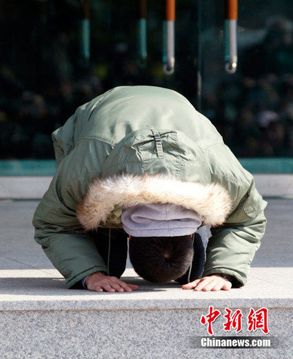 玄彬服役生活纪录片曝光 获颁勋章称最想念父母