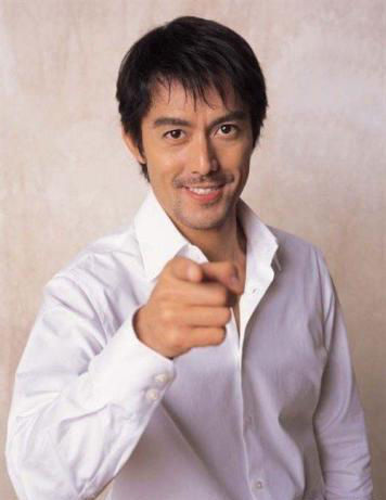 47岁阿部宽首次当爹 女儿出生一个月才公布消息