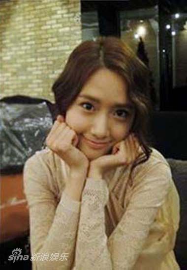 韩国女生偶像团体少女时代成员允儿